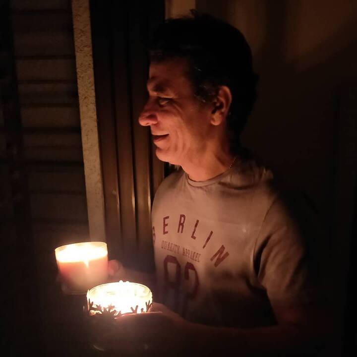 डोंबिवली फास्ट सारख्या चित्रपटामध्ये आपल्या अप्रतिम कामासाठी ओळखले जाणारे अभिनेते संदीप कुलकर्णी आपल्या सर्वांच्या परिचयाचे आहेच..  (photo: sandeepkulkarniofficial/ig)