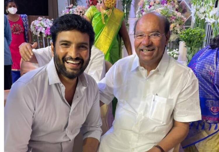 Netizens react negative to Actor Santhanam's comment on Jai Bhim movie and Surya `ஜெய் பீம்’ தொடர்பான நடிகர் சந்தானத்தின் கருத்து.. அடித்து விளையாடும் நெட்டிசன்கள்!