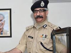 Bastar News: बस्तर में एंटी नक्सल ऑपरेशन होगा तेज, डीजीपी अशोक जुनेजा ने की CRPF अधिकारियों के साथ की बैठक