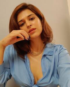 Shraddha Das Photos: అందం, అభినయం ఉన్నా కలసిరావడం లేదా..!