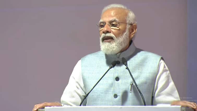 PM Modi to visit UP and launch multiple development projects worth over Rs 6250 crore on 19th November PM Modi UP Visit: यूपी दौरे पर फिर जाएंगे PM मोदी, 6,250 करोड़ की कई परियोजनाओं का करेंगे शुभारंभ