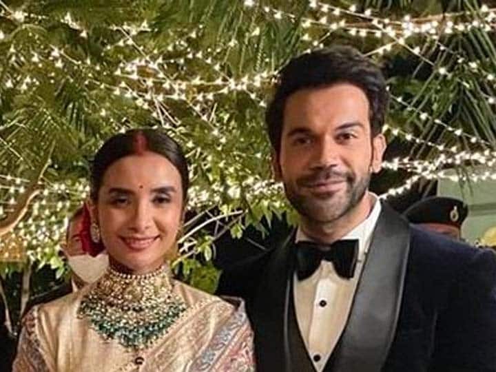 नवविवाहित राजकुमार-पत्रलेखा यांचा पहिला फोटो व्हायरल, सोशल मीडियावर लूकची चर्चा rajkummar rao and patralekhaa first photo after wedding नवविवाहित राजकुमार-पत्रलेखा यांचा पहिला फोटो व्हायरल, सोशल मीडियावर लूकची चर्चा