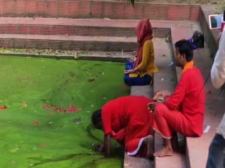 এখানকার প্রধান আকর্ষণ কুণ্ড । বিশ্বাস, এখানেই নিমজ্জিত হয়েছিল কাঁখাল।