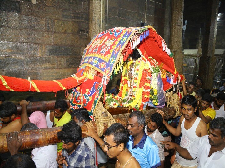 மதுரை கள்ளழகர் திருக்கோயிலில் தைலக்காப்பு உற்சவம் !