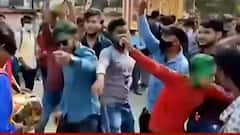 College Reopen: কোথায় করোনা বিধি! রামপুরহাট কলেজে আবির খেলা হল তৃণমূল ছাত্র পরিষদের তরফে। Bangle News