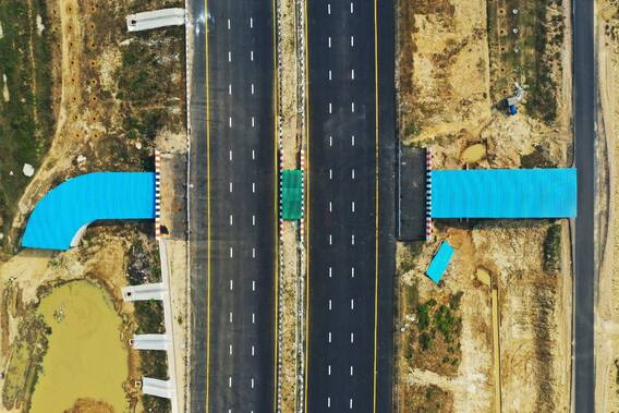 Purvanchal Expressway: రహదారిపై యుద్ధ విమానం ల్యాండింగ్.. మోదీ ధైర్యానికి 'దేశం' సలాం