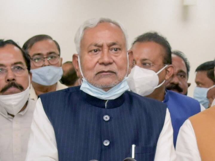 Liquor Prohibition: Bihar CM Nitish Kumar chairs review meeting ...तो अधिकारियों पर होगी कार्रवाई, Liquor Ban को लेकर समीक्षा बैठक में बोले CM नीतीश कुमार