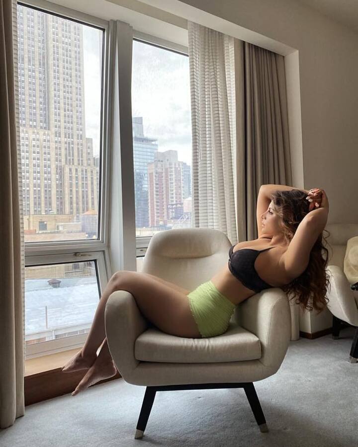 शमा सिकंदर ने कुछ वक्त पहले अपनी 'Then & Now' तस्वीर शेयर की थी, जिसे लेकर उन्हें बुरी तरह ट्रोल किया गया था.