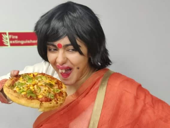 ఈ హీరోయిన్ను గుర్తుపట్టగలరా? చూస్తుంటేనే హార్ట్ ఎటాక్ వస్తుంది కదూ! ఈ హీరోయిన్ను గుర్తుపట్టగలరా? చూస్తుంటేనే హార్ట్ ఎటాక్ వస్తుంది కదూ!