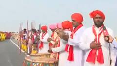 Purvanchal Expressway पर प्रसिद्ध बम नृत्य, बढ़ा रही है रौनक