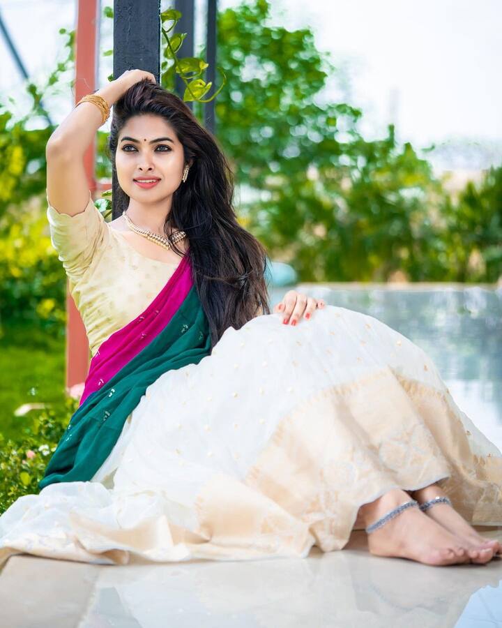 లంగావోణీలో దివి క్యూట్ పిక్స్ (Image credit: Instagram)