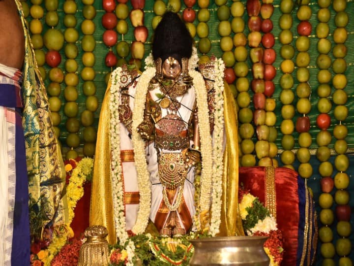 Ointment ceremony at Madurai Kallazhagar Temple மதுரை கள்ளழகர் திருக்கோயிலில் தைலக்காப்பு உற்சவம் !