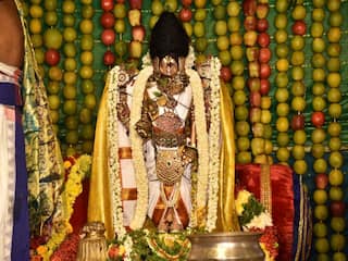 மதுரை கள்ளழகர் திருக்கோயிலில் தைலக்காப்பு உற்சவம் !