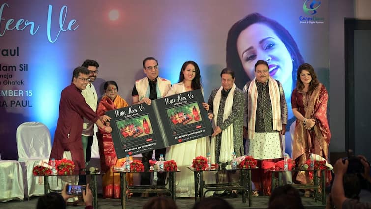 New music album directed by Arindam Shil released on monday অরিন্দম শীলের প্রথম হিন্দি গানের অ্যালবাম মুক্তির মঞ্চে পাশাপাশি মদন-শ্রাবন্তী