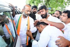 Bandi Vs TRS :  బండి సంజ‌య్‌కు బ్రేకులు వేస్తున్నది ఎవ‌రు?  రైతులా?  టీఆర్ఎస్ కార్యక‌ర్తలా?