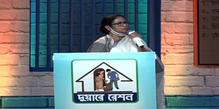 আগে থেকে মানুষকে সময় জানিয়ে দুয়ারে রেশন পৌঁছে দিতে ডিলারদের নির্দেশ