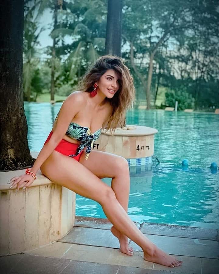 मीडिया को दिए इंटरव्यू शमा सिकंदर ने कहा, 'मैंने कोई प्लास्टिक सर्जरी नहीं करवाई है. पता नहीं लोग मुझे लेकर ऐसा क्यों बोलते हैं जबकि यह सिर्फ एक कॉस्मेटिक प्रॉसिजर है.'