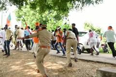 In Pics: బండి సంజయ్ పర్యటనలో ఉద్రిక్తత