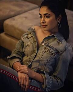 priyanka mohan clicks : சட்டையை திறந்து வித்தையை காட்டிய பிரியங்கா மோகன்.. லேட்டஸ்ட் போட்டோஷூட்...