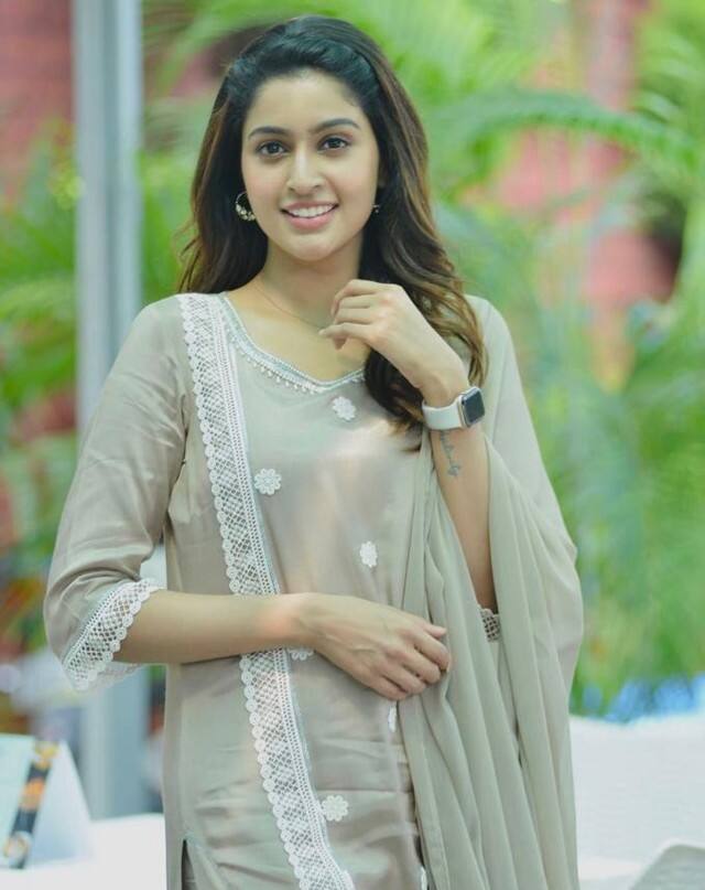 அழகழகா தொடுகிறதே மல காத்து