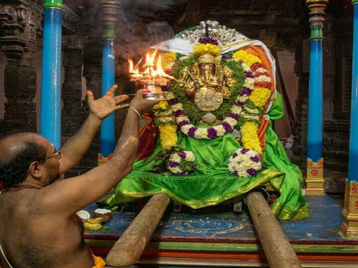 விநாயகருக்கு தீபாராதனை