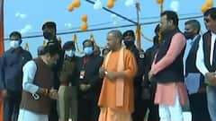 CM Yogi का सेल्फी वाला ये अंदाज शायद ही पहले आपने कभी देखा हो ! | Mahoba