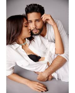 Photos: Bunty Aur Babli 2 की रिलीज से पहले रोमांटिक हुए Sharvari Wagh और Siddhant Chaturvedi, बढ़ाया इंटरनेट का पारा