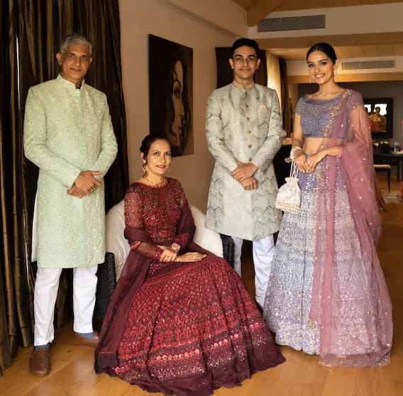 मिस वर्ल्डचा ताज जिंकणारी मानुषी छिल्लर लवकरच रुपेरी पडद्यावर अभिनय करताना दिसणार आहे. मानुषी पृथ्वीराज या चित्रपटातून बॉलिवूडमध्ये पदार्पण करत आहे. या चित्रपटात ती अक्षय कुमारसोबत दिसणार आहे. सुपरस्टार अक्षय कुमार आणि मानुषी छिल्लर यांचा बहुप्रतिक्षित चित्रपट 'पृथ्वीराज'ची रिलीज डेट आणि टीझर समोर आला आहे. मानुषी मूळची हरियाणातील झज्जरची आहे.  चला तर तिच्याबद्दल काही गोष्टी जाणून घेऊया .