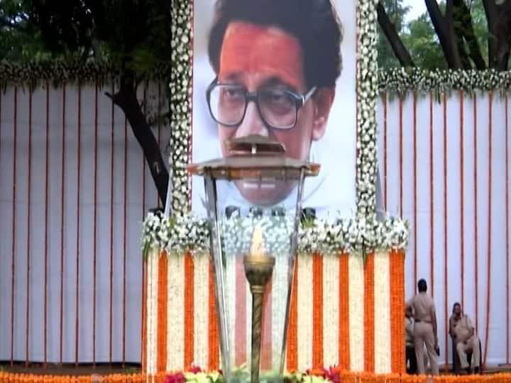 Balasaheb Thackeray Death Anniversary Balasaheb Thackeray Ninth death anniversary Shiv Sena Workers at shivaji Park to pay tributes Balasaheb Thackeray Death Anniversary : शिवसेनाप्रमुख बाळासाहेब ठाकरे यांचा नववा स्मृतीदिन; शिवतीर्थावर शिवसैनिकांची गर्दी होण्याची शक्यता
