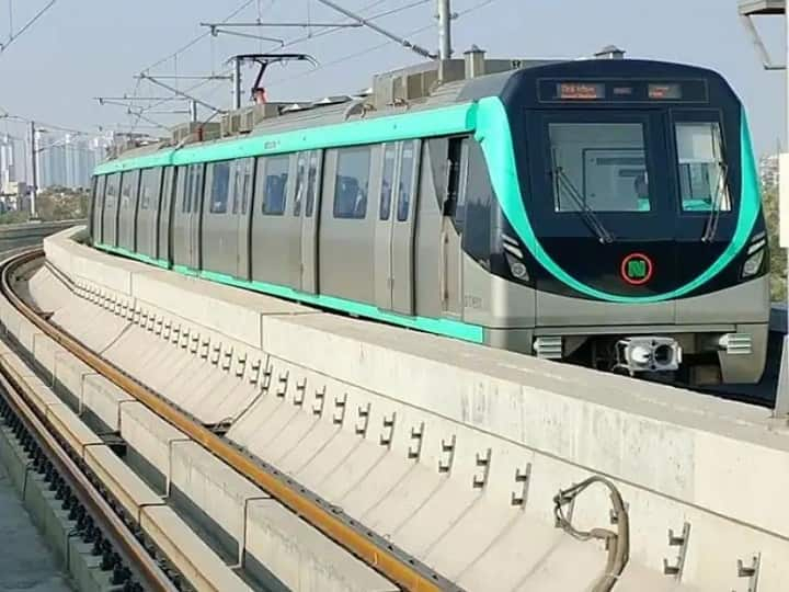 Noida Metro Rail Corporation sets record after covid 19 lockdown 26554 passengers traveled in a day Noida Metro: कोविड-19 लॉकडाउन के बाद नोएडा मेट्रो रेल कॉरपोरेशन ने बनाया रिकॉर्ड, एक दिन में 26554 यात्रियों ने किया सफर