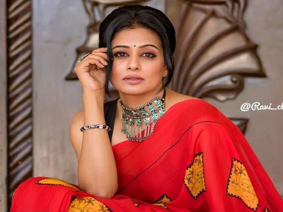 Priyamani Photos: మందారంలా మురిపిస్తోన్న ప్రియమణి Priyamani Photos: మందారంలా మురిపిస్తోన్న ప్రియమణి