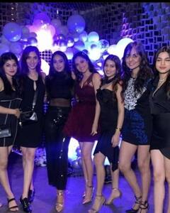 Ankita Lokhande Bachelorette Party: अंकिता लोखंडे की बैचलर पार्टी में कुछ इस तरह मस्ती करती दिखीं सभी एक्ट्रेस, देखें Inside Photos