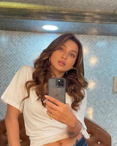 Mimi Chakraborty iPhone: TMC MP मिमी चक्रवर्ती के आईफोन से गायब हो गए सारे फोटोज और वीडियो, जानिए क्या बोलीं