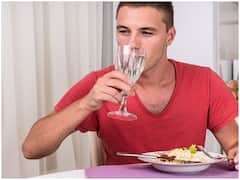 Good Health Care Tips: खाना खाते समय आप भी पीते हैं पानी? हो सकता है सेहत को नुकसान, जानें