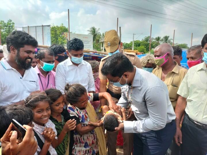 Green houses for Narikuravar people soon - Thoothukudi Collector வீடுகளின்றி தவித்த நரிக்குறவர்களுக்கு விரைவில் வீடு - தூத்துக்குடி ஆட்சியர் செந்தில் ராஜ் உறுதி