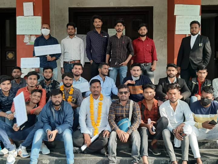 MP News Rani Durgavati Vishwavidyalaya Jabalpur students hunger strike continues on demand of opening of hostel ANN Jabalpur News: रानी दुर्गावती यूनिवर्सिटी में हॉस्टल खोलने की मांग, छात्रों की भूख हड़ताल 2 दिनों से जारी