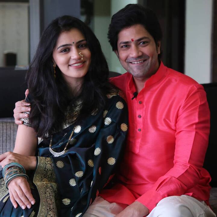 अनिकेतने अभिनयक्षेत्रातील पदार्पण नकळत सारे घडले या नाटकाद्वारे केले. तसेच त्याने  ऊन-पाऊस आणि कळत नकळत या मालिकांमध्ये काम केले आहे.   (Photo:@aniketvishwasrao/IG)