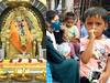 Shirdi Saibaba Sansthan : श्रद्धा-सबुरीचा मंत्र देणाऱ्या शिर्डीत भाविक नियमांच्या अटींमुळे बेहाल