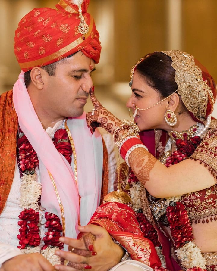 Here's another adorable moment of the newly married couple. Shraddha, who is currently seen in Kundali Bhagya, has taken a two-week leave for wedding. (All PICS Credit: Instagram)