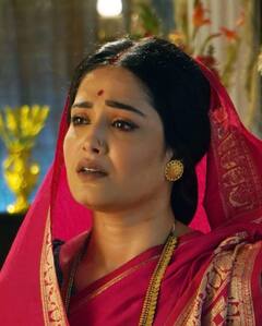 Roshni Bhattacharyya Pics: 'জগদম্বা' চরিত্রে শেষ শট অভিনেত্রীর, আবেগঘন পোস্ট অভিনেত্রী রোশনি ভট্টাচার্যের