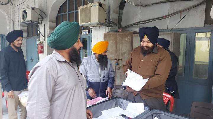 ਦੱਸ ਦਈਏ ਕਿ ਅੇੈਸਜੀਪੀਸੀ ਵੱਲੋਂ ਅਪਲਾਈ ਕੀਤੇ ਗਏ ਵੀਜਿਆਂ 'ਚੋਂ 191 ਸ਼ਰਧਾਲੂਆਂ ਨੂੰ ਵੀਜਾ ਨਹੀਂ ਮਿਲਿਆ।