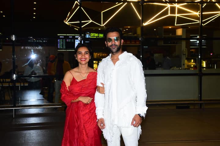 পত্রলেখার পরনে লাল টুকটুকে শাড়ি। নববধূর জেল্লা যেন চুঁইয়ে পড়ছে।