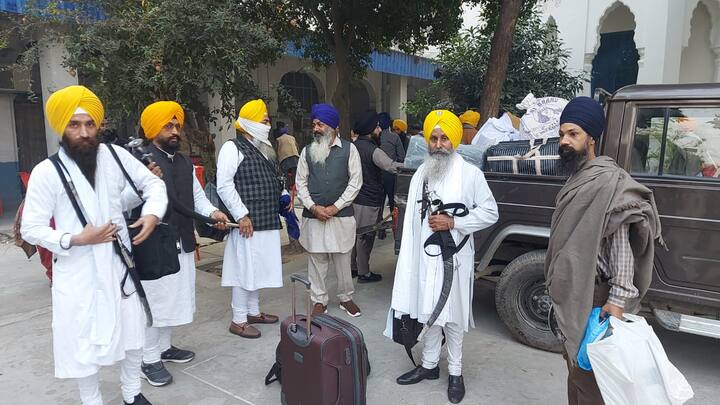 ਕੇਂਦਰ ਸਰਕਾਰ ਵੱਲੋਂ ਕਰਤਾਰਪੁਰ ਸਾਹਿਬ ਲਾਂਘਾ ਖੋਲ੍ਹਣਾ ਵੱਡੀ ਗਿਣਤੀ ਵਿੱਚ ਸਿੱਖ ਸ਼ਰਧਾਲੂਆਂ ਨੂੰ ਲਾਭ ਦੇਵੇਗਾ। ਭਾਰਤ ਸਰਕਾਰ ਨੇ ਕਰਤਾਰਪੁਰ ਸਾਹਿਬ ਲਾਂਘੇ ਨੂੰ 17 ਨਵੰਬਰ ਤੋਂ ਮੁੜ ਖੋਲ੍ਹਣ ਦਾ ਫੈਸਲਾ ਕੀਤਾ ਹੈ।