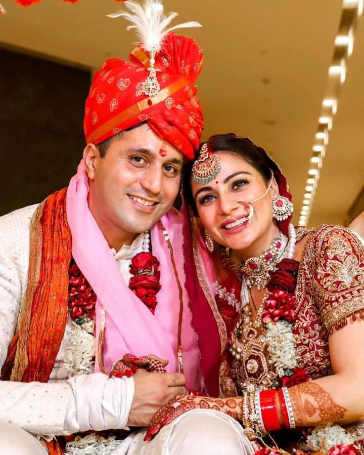 Shraddha flashed her million dollar smile as she posed with her husband. The adorable snap will definitely melt your hearts.