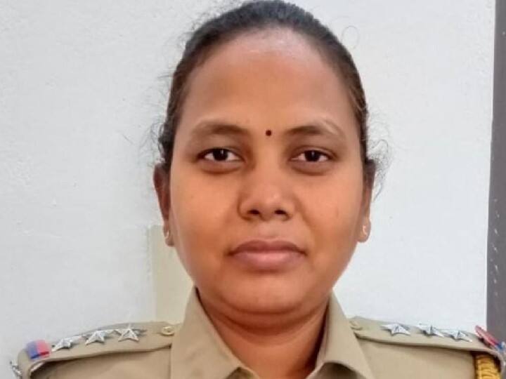 The female police inspector who lifted and rescued the victims of the accident Watch Video: விபத்தில் சிக்கியவர்களை தூக்கிச் சென்று காப்பாற்றிய பெண் காவல் ஆய்வாளர்!