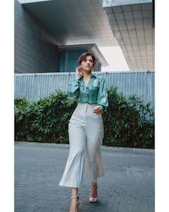 Mehreen Pirzada Photos: చూపుల బాణాలతో చంపేస్తున్న మెహ్రీన్