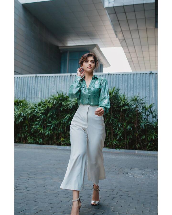 టాలీవుడ్ పాగా వేసిన పంజాబీ పిల్ల ఈమె. నాని సినిమాతో తెలుగు ఇండస్ట్రీలోకి అడుగుపెట్టింది. (Image credit: Instagram)