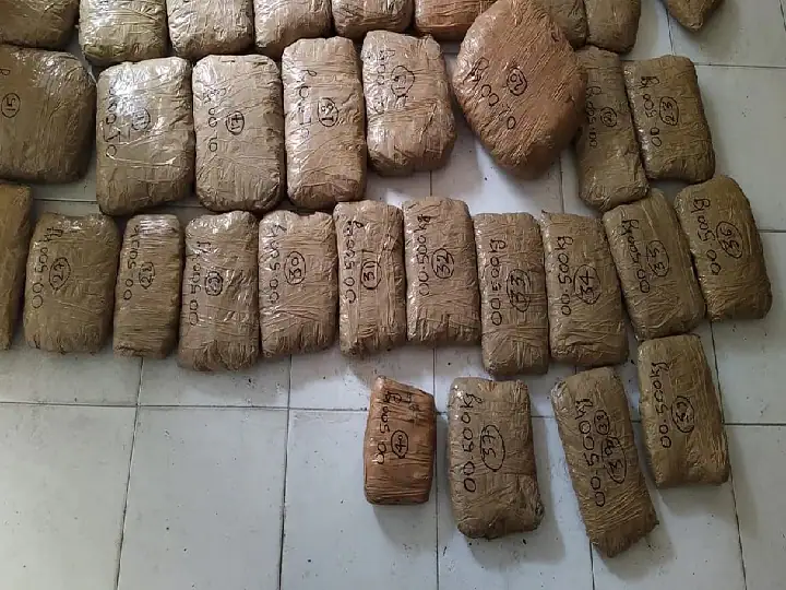 Chhattisgarh News: महासमुंद में गांजा तस्करी की इस तरकीब से पुलिस हैरान, दो गिरफ्तार