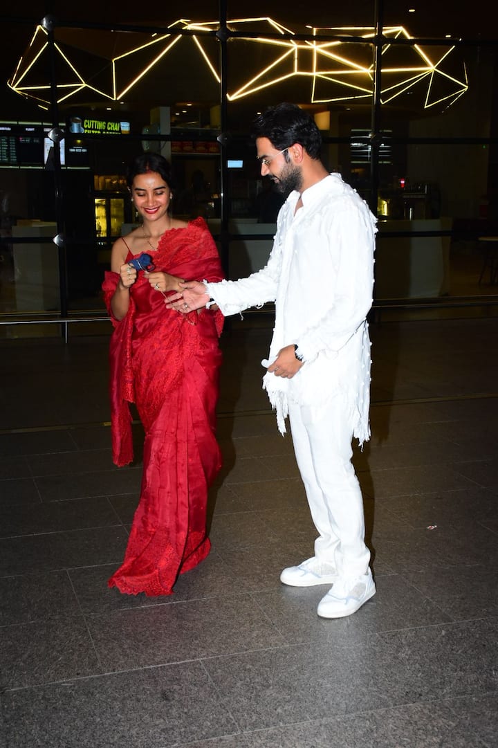 নবদম্পতির রিসেপশনে হাজির হয়েছিলেন হরিয়ানার মুখ্যমন্ত্রী মনোহরলাল খট্টর।