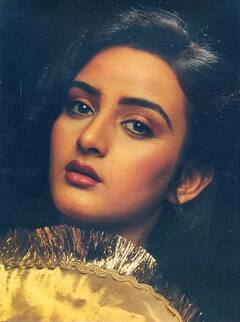 Bollywood Actresses Divorce: इन 6 एक्ट्रेसेस ने दूसरे धर्म में रचाई थी शादी, नहीं टिका रिश्ता, हो गया तलाक